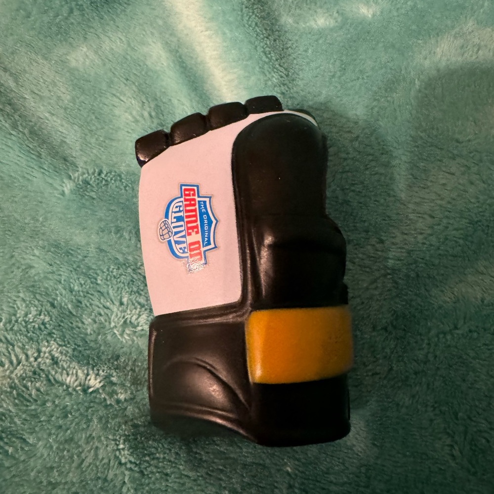 New without box NHL Boston Bruins Game On Glove shot holder. - Picture 3 of 5